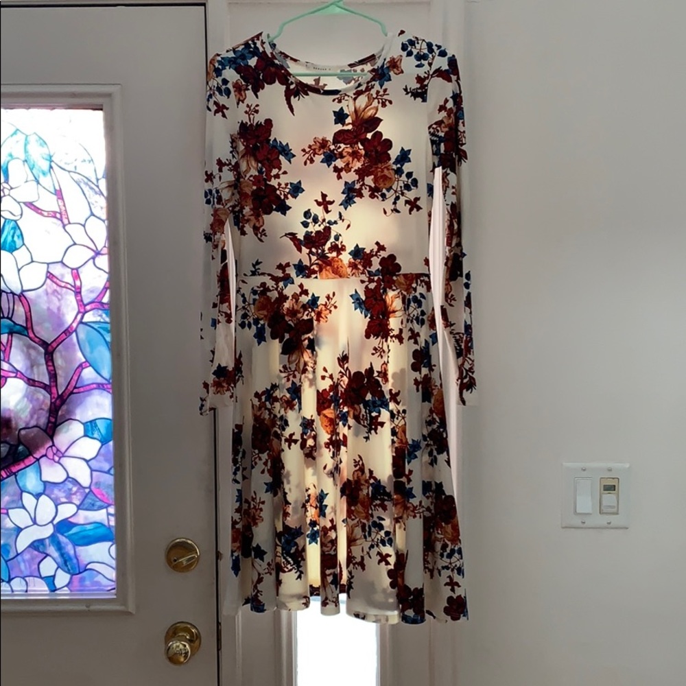 Fitted polyester floral dress